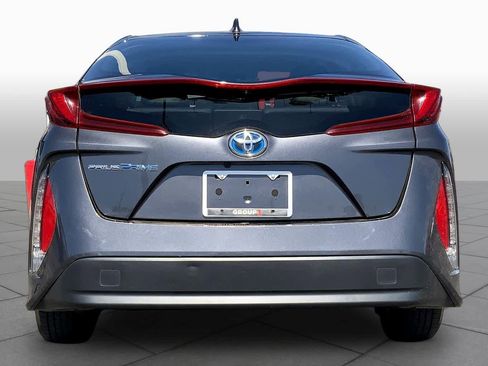 Used 2018 Toyota Prius Prime Premium image 5