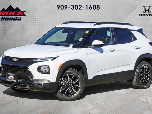 Used 2022 Chevrolet TrailBlazer ACTIV w/ Technology Package image 1