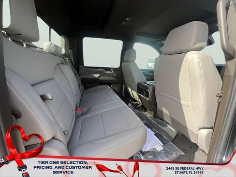 New 2025 GMC Sierra 2500 SLT w/ SLT Premium Package image 17