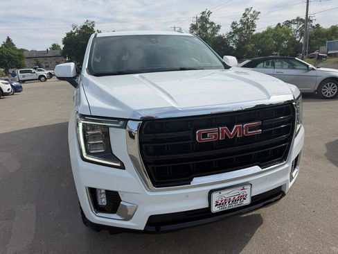 Used 2021 GMC Yukon XL SLE w/ Gmc Pro Safety Plus Package AWD/4WD image 12