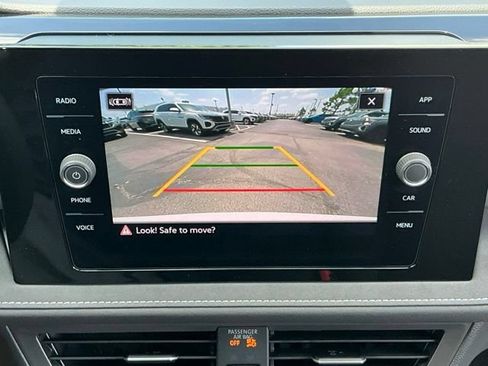 New 2026 Volkswagen Taos SE FWD image 21