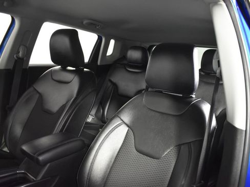 Used 2022 Jeep Compass Latitude FWD image 10