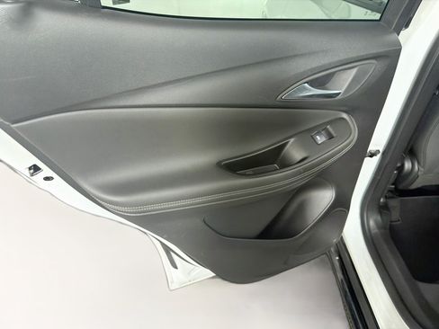 Used 2024 Buick Encore GX Sport Touring FWD image 25