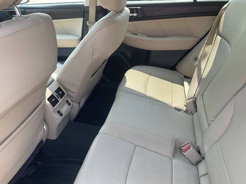 Used 2018 Subaru Outback 3.6R Limited AWD/4WD image 16