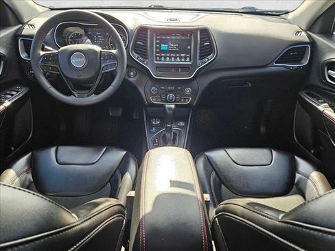 Used 2022 Jeep Cherokee Trailhawk image 16