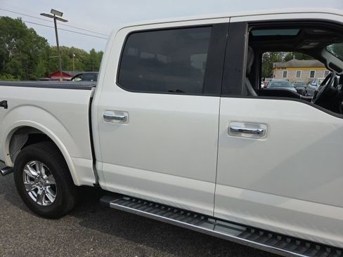 Used 2015 Ford F150 Lariat w/ Equipment Group 502A Luxury AWD/4WD image 40