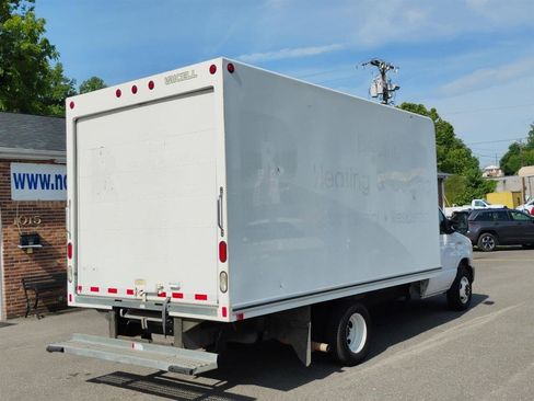 Used 2019 Ford E-350 and Econoline 350 Super Duty w/ Power Windows & Locks Group RWD image 5