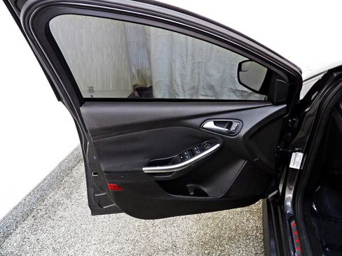 Used 2016 Ford Focus ST FWD image 10