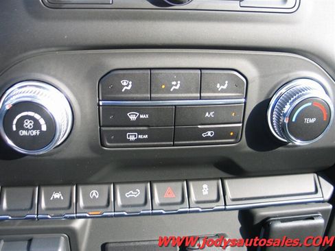 Used 2024 GMC Sierra 1500 Pro w/ Pro Value Package AWD/4WD image 18
