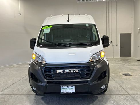 Used 2026 RAM ProMaster 2500 w/ Convenience Group FWD image 3