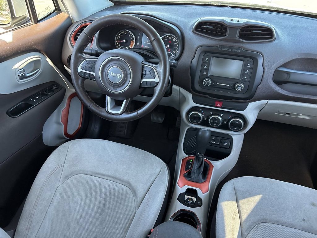 Used 2017 Jeep Renegade Latitude w/ Popular Equipment Group FWD image 14