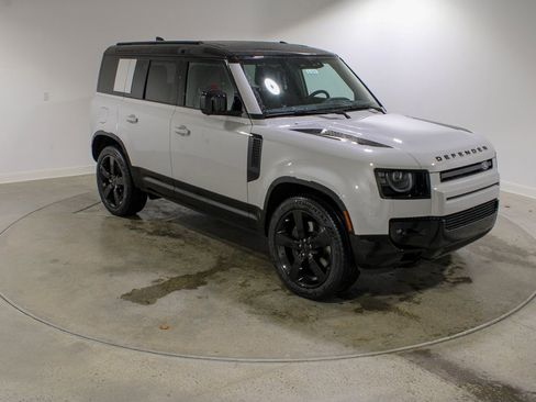 New 2026 Land Rover Defender 110 X-Dynamic SE image 7