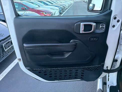 Used 2018 Jeep Wrangler Unlimited Sport S image 17