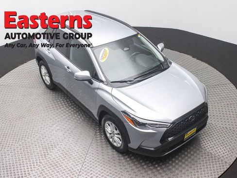 Used 2024 Toyota Corolla Cross LE FWD image 3