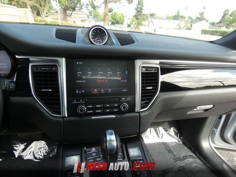 Used 2017 Porsche Macan S AWD/4WD image 45