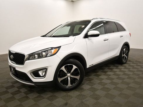 Used 2017 Kia Sorento EX w/ EX Advanced Touring Package image 2
