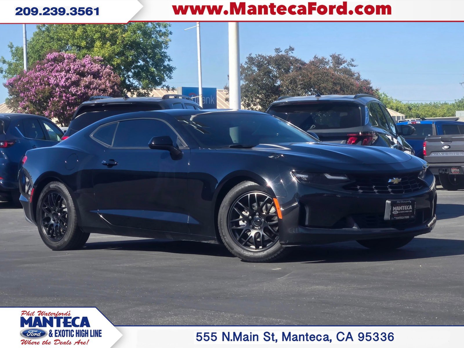 Used 2023 Chevrolet Camaro LT RWD image 1