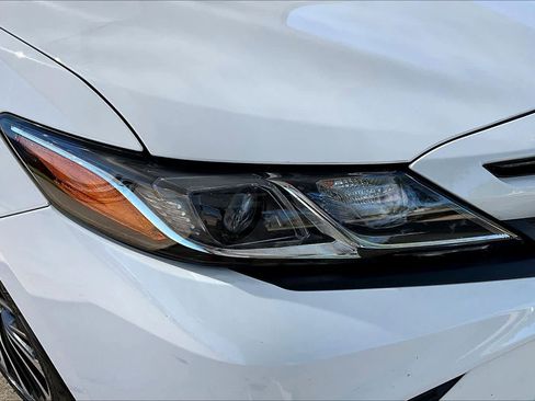 Used 2018 Toyota Camry SE image 28