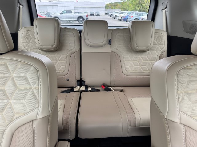 Used 2025 Nissan Armada Platinum Reserve AWD/4WD image 24