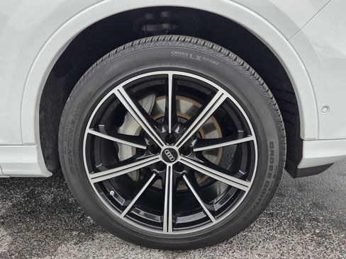 Used 2023 Audi Q7 3.0T Premium Plus AWD/4WD image 9