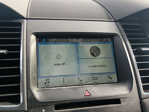 Used 2017 Ford Taurus SEL w/ Equipment Group 201A image 17