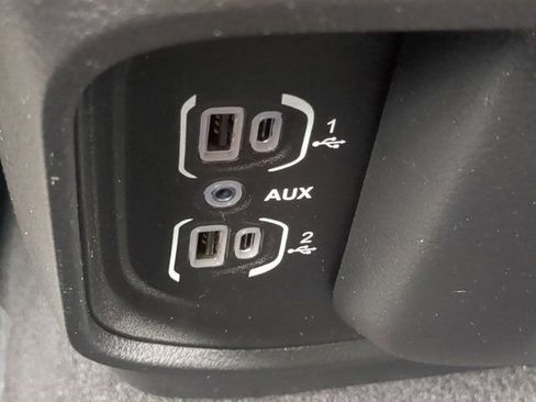 Used 2025 RAM 1500 Laramie AWD/4WD image 21
