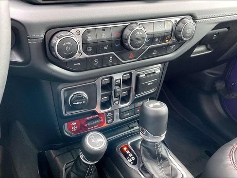 Used 2026 Jeep Wrangler Unlimited Rubicon AWD/4WD image 25