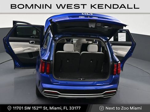 Used 2023 Kia Sorento SX image 32