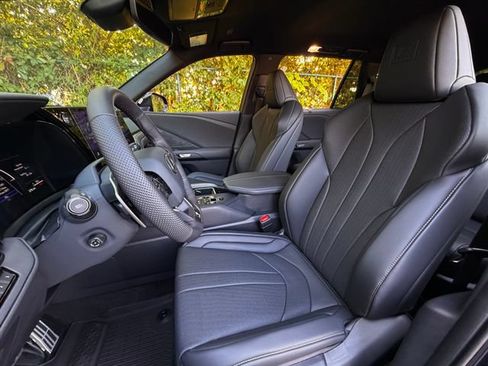 New 2026 Lexus TX 500h AWD w/ Technology Package image 18