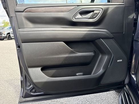 Used 2023 Chevrolet Suburban LT RWD image 45