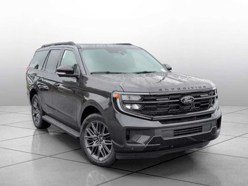 New 2026 Ford Expedition Platinum w/ Stealth Appearance Package AWD/4WD image 2