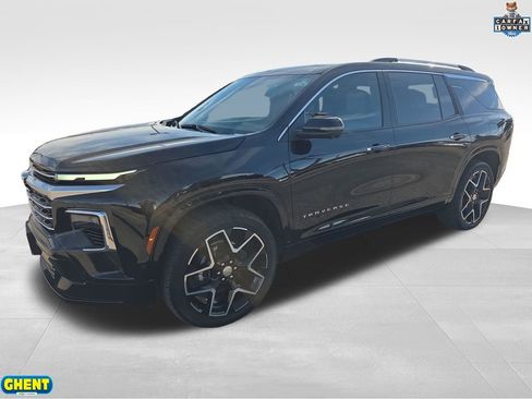 Used 2025 Chevrolet Traverse High Country image 1