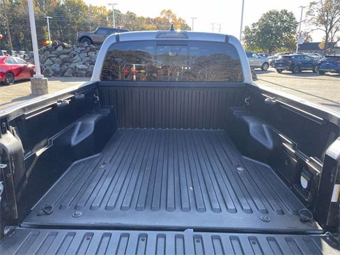 Used 2021 Toyota Tacoma TRD Sport w/ Technology Package image 8