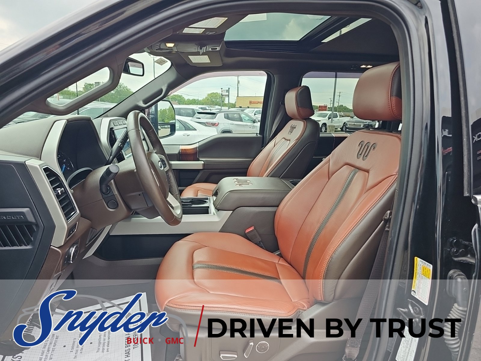 Used 2022 Ford F350 King Ranch w/ King Ranch Ultimate Package AWD/4WD image 10