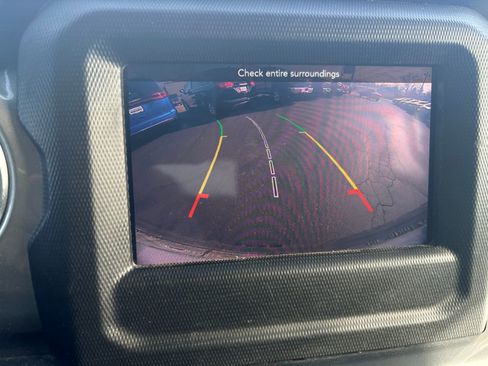 Used 2018 Jeep Wrangler Unlimited Sahara w/ Cold Weather Group image 26