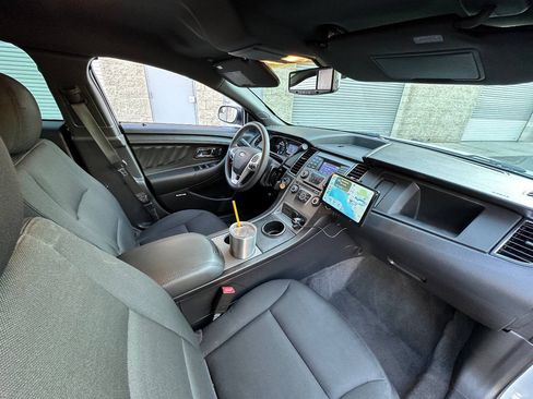 Used 2015 Ford Taurus Police Interceptor AWD image 20