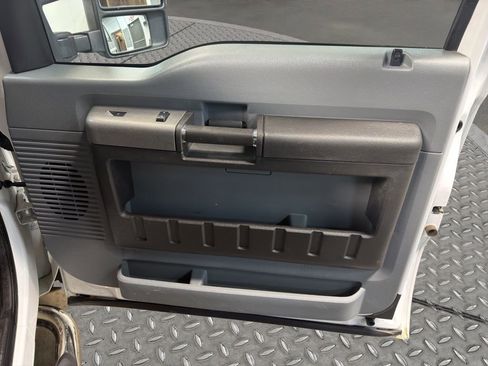 Used 2011 Ford F250 XLT w/ XLT Interior Pkg image 27