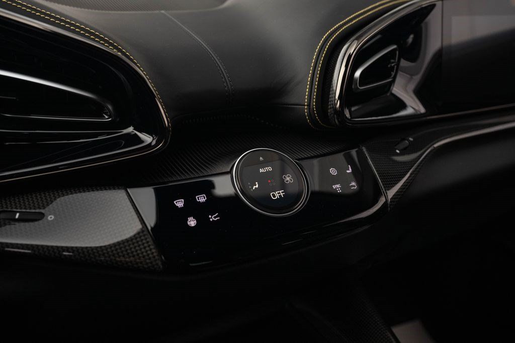 Used 2024 Ferrari Purosangue AWD/4WD image 47