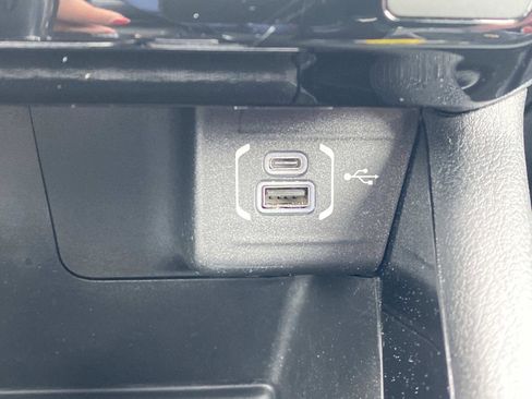 Certified 2022 Jeep Compass Limited image 33