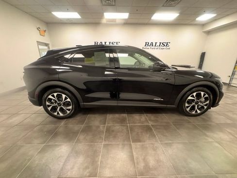 Used 2025 Ford Mustang Mach-E Select w/ Comfort Package Lite AWD/4WD image 8