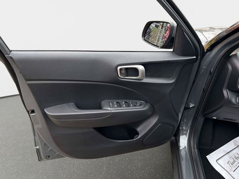 New 2026 Hyundai Venue SE image 17