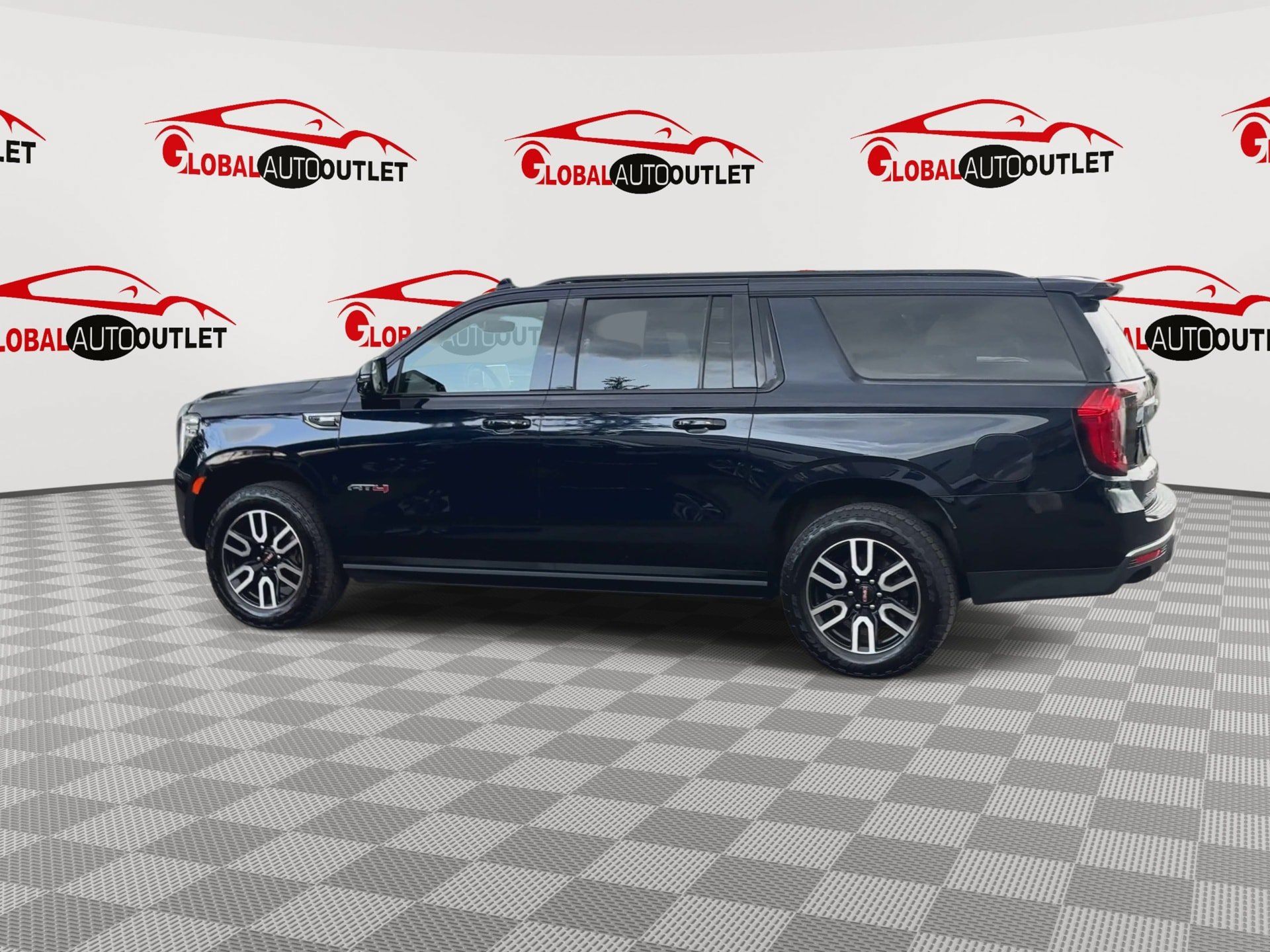 Used 2021 GMC Yukon XL AT4 w/ AT4 Premium Package AWD/4WD image 6