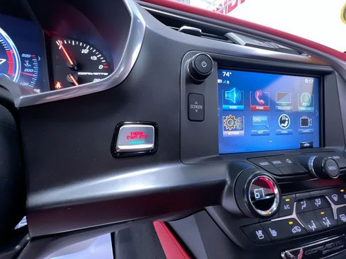 Used 2019 Chevrolet Corvette Stingray Coupe RWD image 17