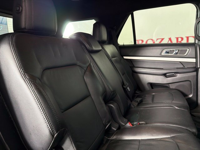 Used 2017 Ford Explorer XLT w/ Equipment Group 202A FWD image 36