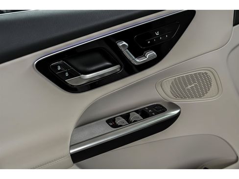 Certified 2026 Mercedes-Benz GLC 300 4MATIC image 9
