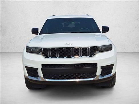 Used 2024 Jeep Grand Cherokee L Laredo RWD image 2