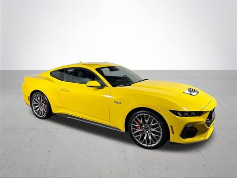 Used 2024 Ford Mustang GT Premium image 4