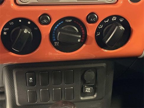 Used 2013 Toyota FJ Cruiser 4WD image 18