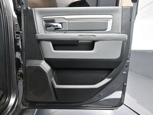 Used 2018 RAM 1500 Big Horn AWD/4WD image 32