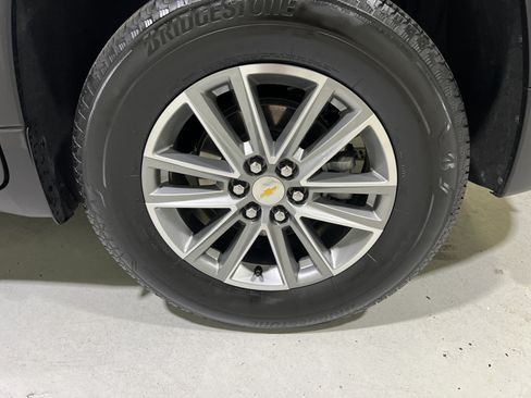 Certified 2023 Chevrolet Traverse LT FWD image 13